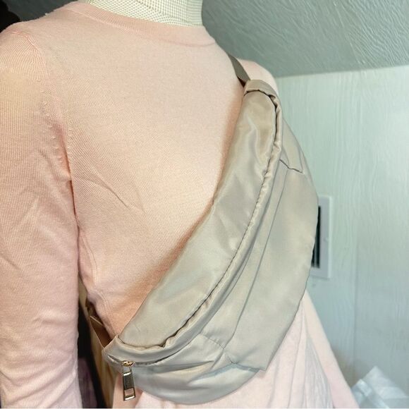 2/$30 A New Day Champagne Belt Bag Fanny Pack with Gold Hardware - Picture 8 of 12